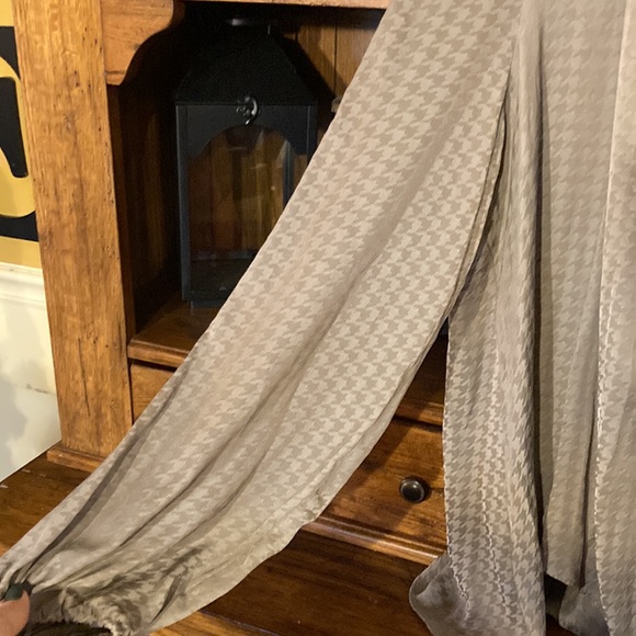 Worthington Top - Picture 4 of 4